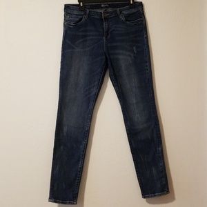Kut from the Kloth distressed mia skinny jean.